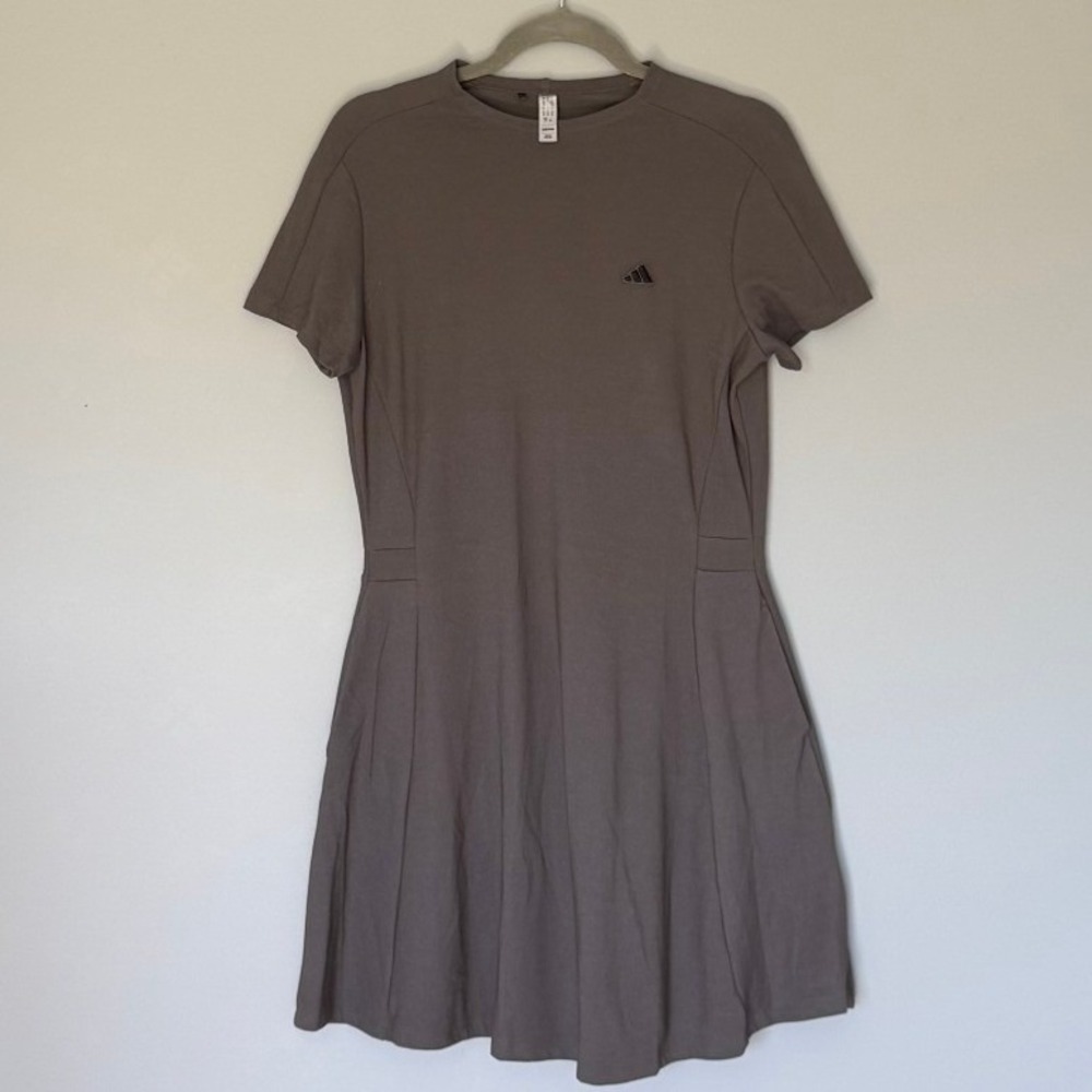 Adidas Go-To Dress Short Sleeve Pleated Pocket Dress Brown Size Large NWOT